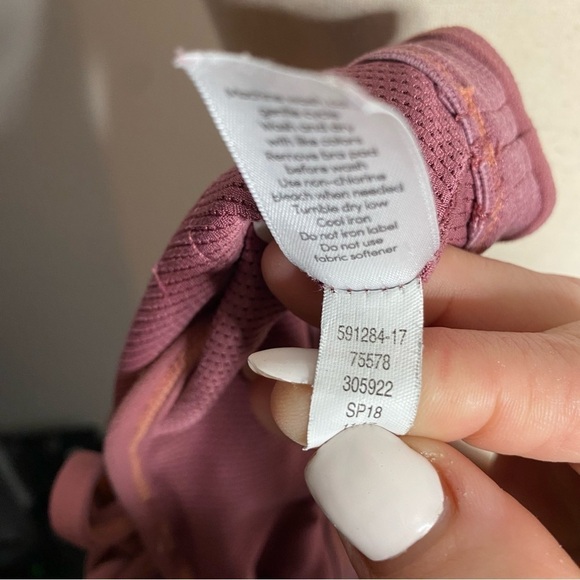 Athleta Fully Focused Sport Bra Size Large Criss Cross Back 591284-17 Pink - Picture 5 of 5